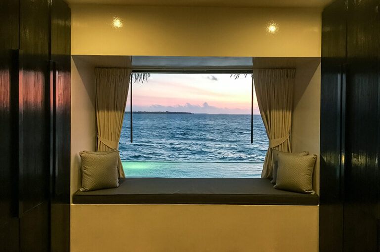 10-Water-Villa-with-Private-Pool-and-Sunset-View