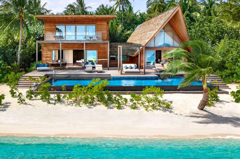 CESAR-BALSA-VILLA---TWO-BEDROOM-BEACH-SUITE-WITH-POOL