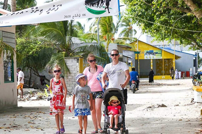 Male-Tour-or-Sightseeing-Tour-1