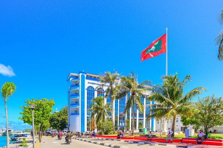 Male-Tour-or-Sightseeing-Tour-2