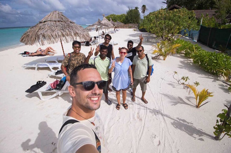 Male-Tour-or-Sightseeing-Tour-3